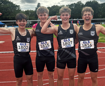 U18-Jungs zeigen Muskeln
