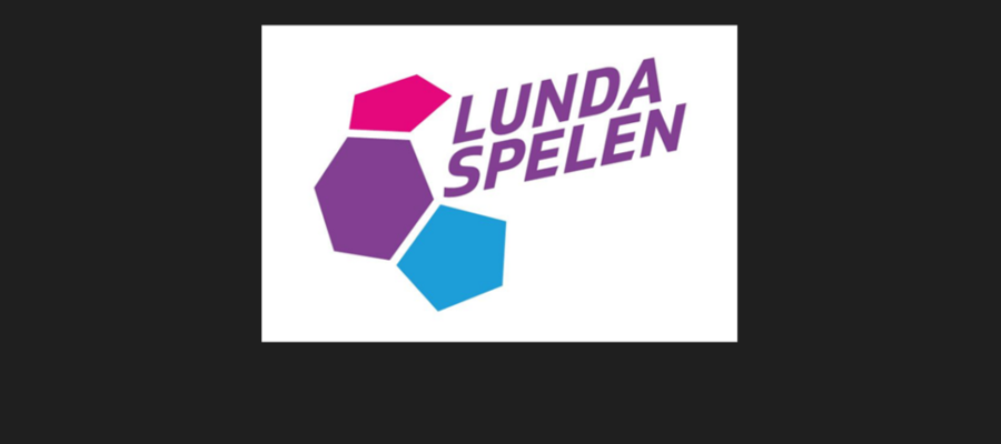 Logo mit Schriftzug Lunda Spelen und drei farbige Fünfecke pink lila blau