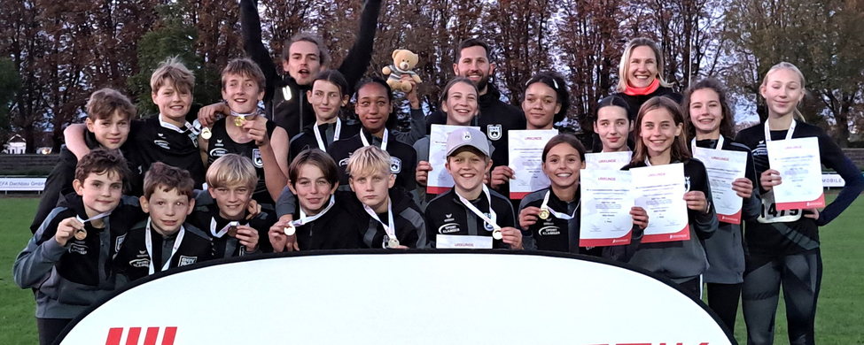 Zwei Titel für die U14 Leichtathletikteam mit Medaillen und Urkunden vor Leichtathletik Baden-Württemberg