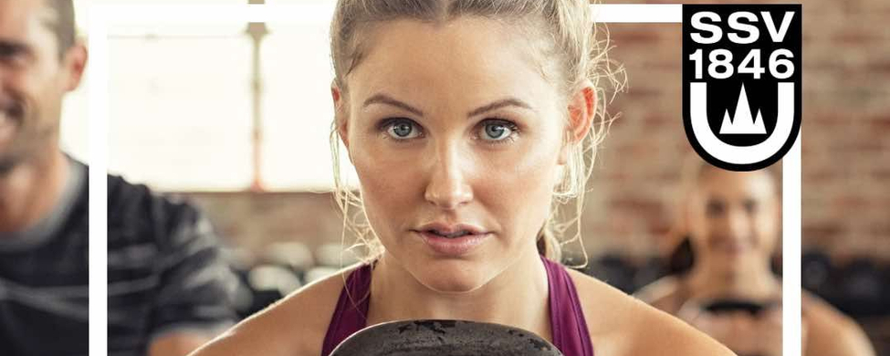 Frau hält Kettlebell im Fitnesskurs Logo SSV 1846