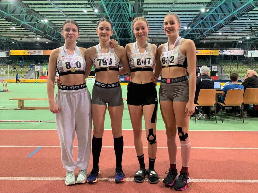 Vier junge Leichtathletinnen mit Medaillen in Halle